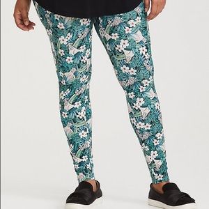 NWT Torrid Disney Jungle Book Floral Leggings